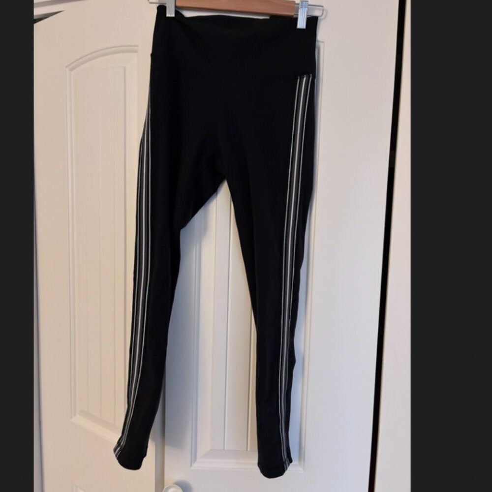 TNA leggings with side stripe